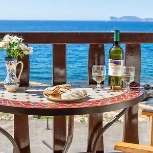alguerhome-casa-blu-view-on-the-sea.hotelsalgherosardinia.com/